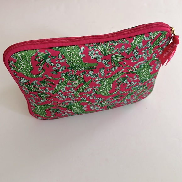 Lilly Pulitzer || Pink & Green Tablet Case. - Picture 2 of 10
